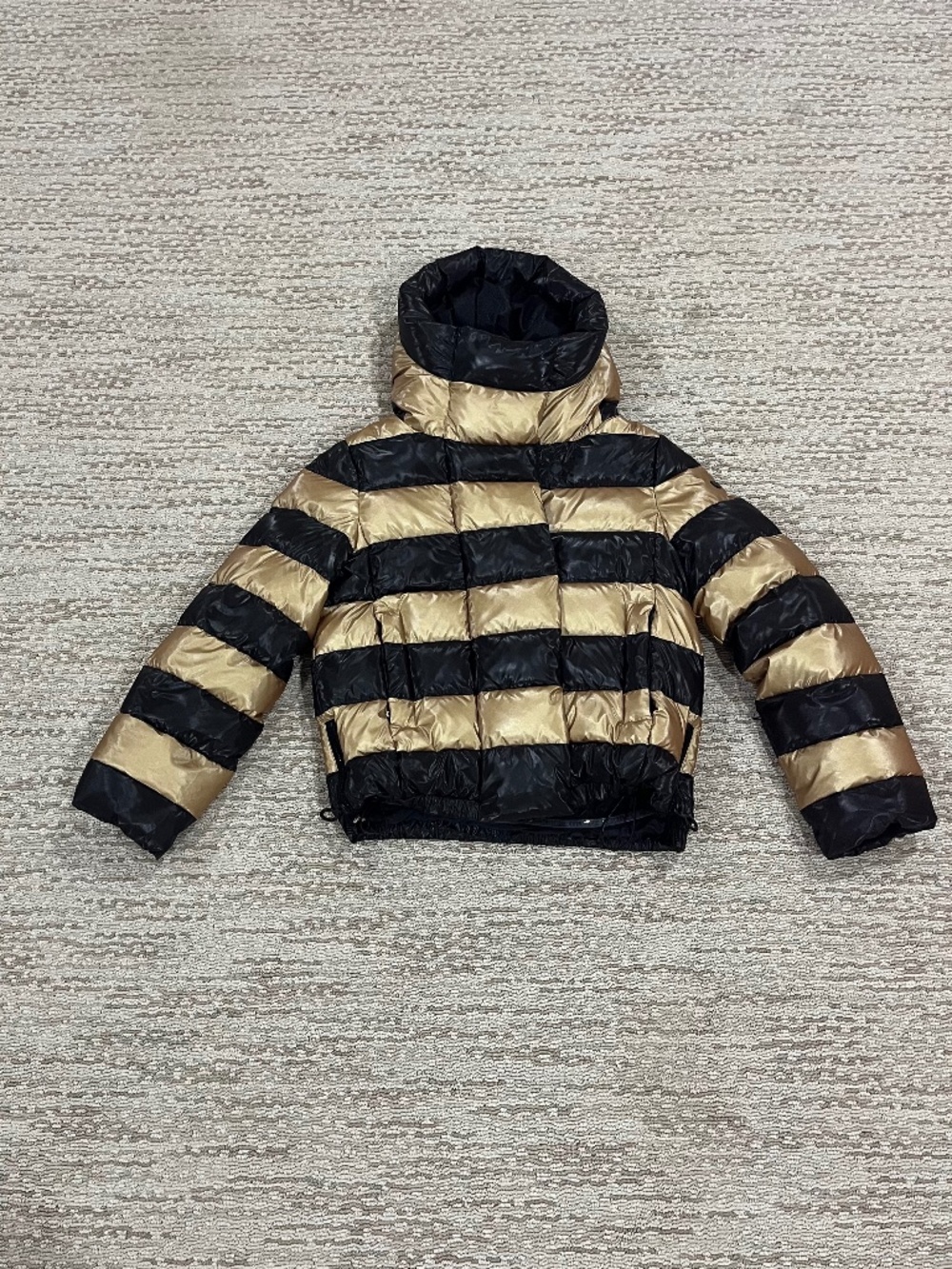 Goldbergh Ski Dazzle Puffer Ski Jacket in Gold/Black